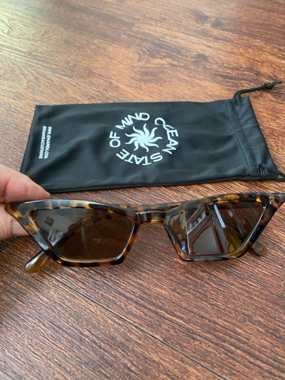 Retro Cat Eye Sunglases!!